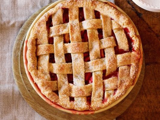 Photo Pie with strawberries and rhubarb
