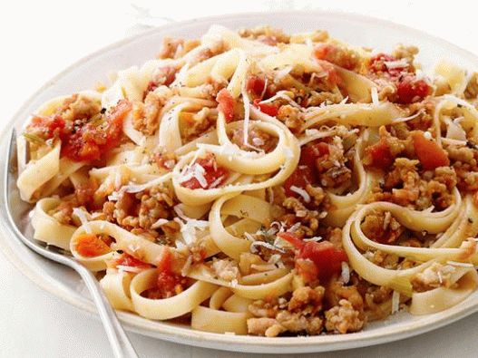 Photo Fettuccine Pasta with Meat Sauce