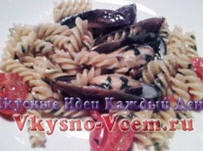 Fusilli pasta with mussels