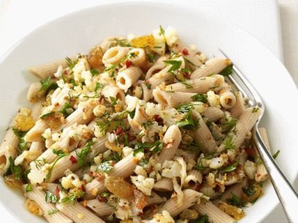 Photo Sicilian Penne pasta with cauliflower
