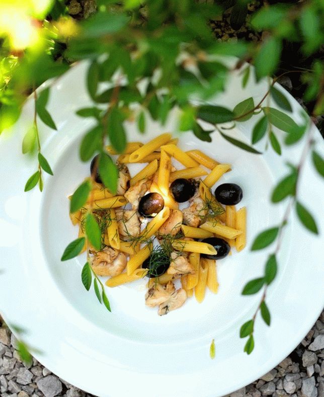Pasta with stew and rabbit