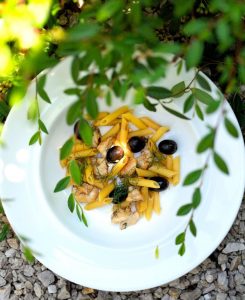 Pasta with stew and rabbit