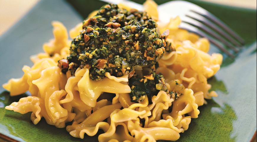 Pasta with parsley sauté