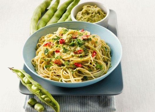 Photo of spaghetti pasta with fava beans