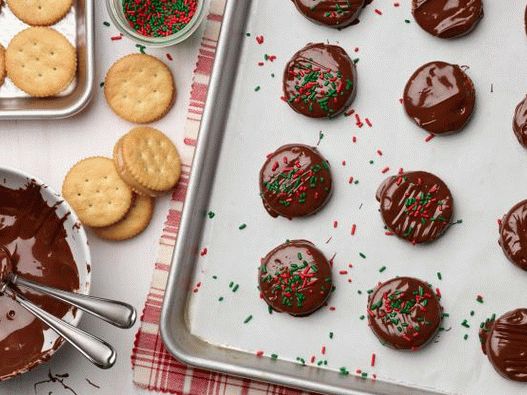 Photo Cookies with peanut butter in chocolate icing without baking