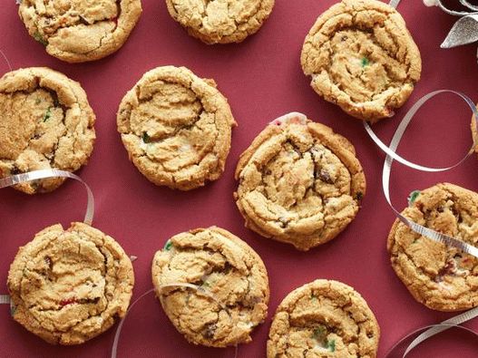 Photo Cookies with pieces of chocolate and caramel