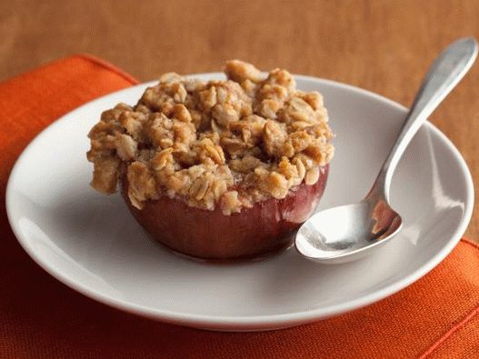 Photo of Baked Apples with Crispy Oatmeal and Cinnamon Sprinkles