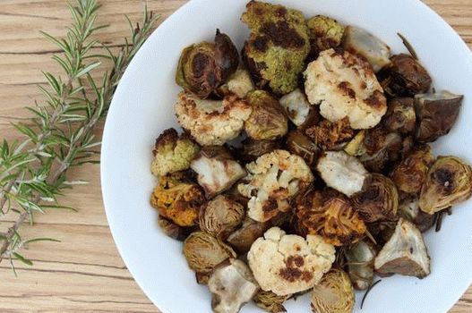 Photo Baked cauliflower, Brussels sprouts and Jerusalem artichoke