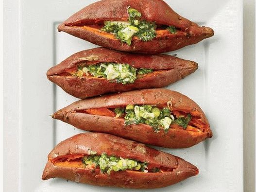 Photo Baked sweet potato with dill butter