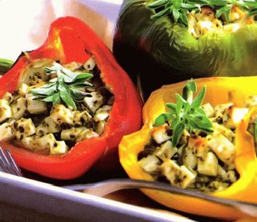 Photo Peppers stuffed with cheese and zucchini