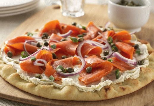 Photo Pizza with smoked salmon