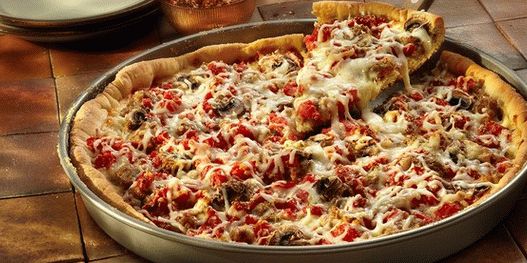 Photo Chicago style pizza