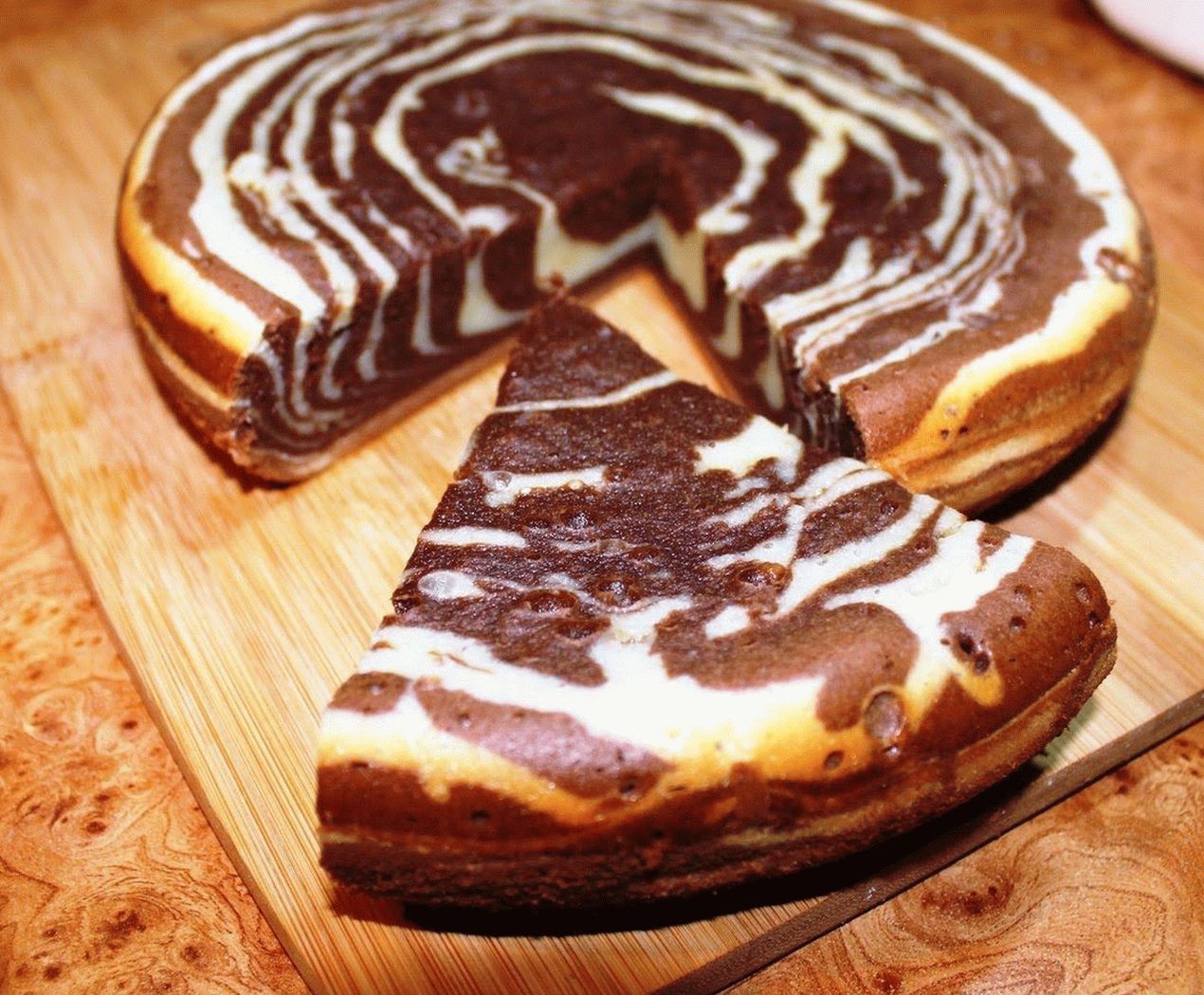 Zebra pie on sour cream