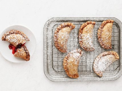 Photo deep-fried cherry pies