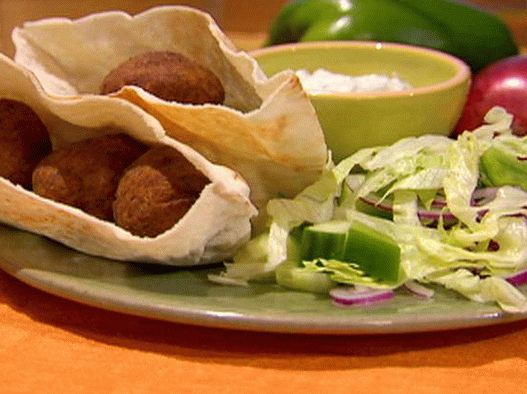 Photo of Pita with Falafel and Mint-Yogurt Sauce