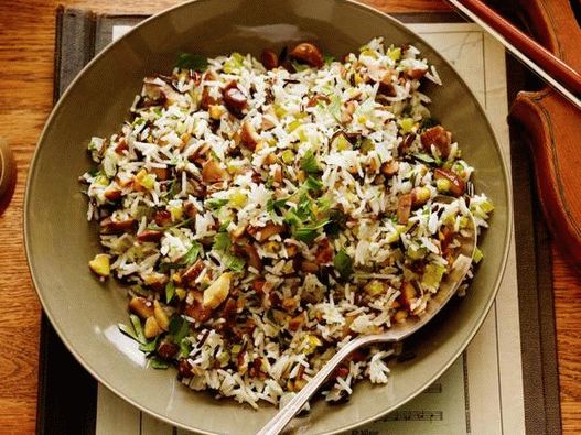 Photo Pilaf from wild rice with chestnuts