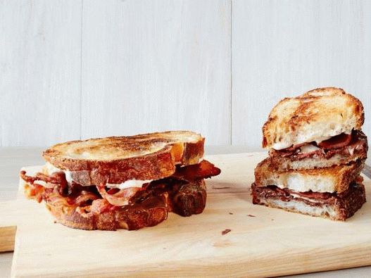 Elvis Presley Sandwiches in Italian
