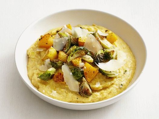 Photo Polenta with pumpkin and Brussels sprouts