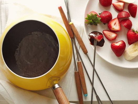 Low-calorie Chocolate Fondue