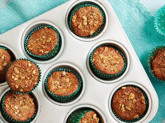 Banana muffins with walnuts and bran