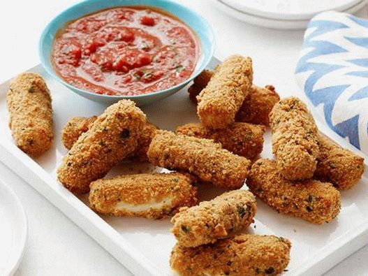 Photo Useful crispy mozzarella sticks