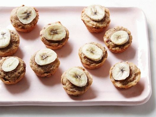 Useful muffins with dates and bananas