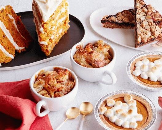 Photo portioned desserts for two