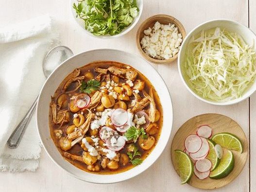 Photo Ambassador with chicken in a slow cooker