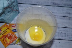 PP fritters on sour cream
