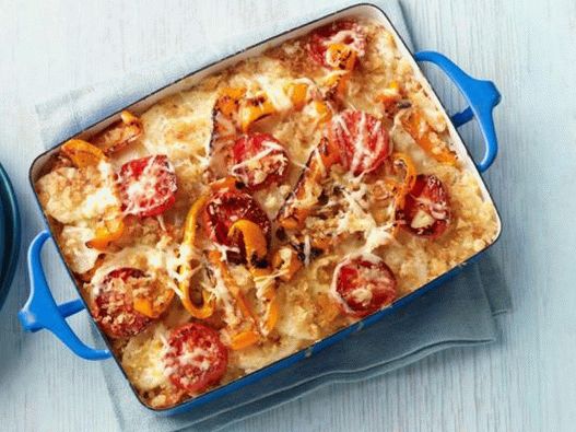 Potato gratin with tomatoes and sweet peppers