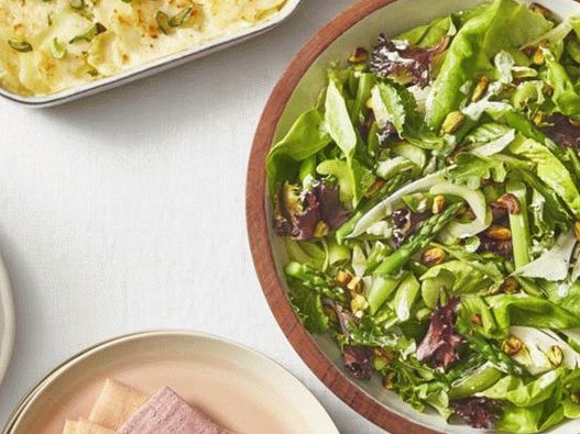 Salad with Asparagus and Fennel Root
