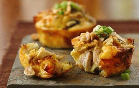 Holiday Chicken Muffins with Cheese