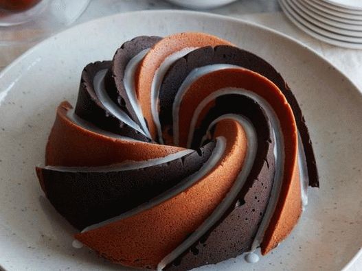 Photo of the dish - Cupcake with chocolate-vanilla spirals