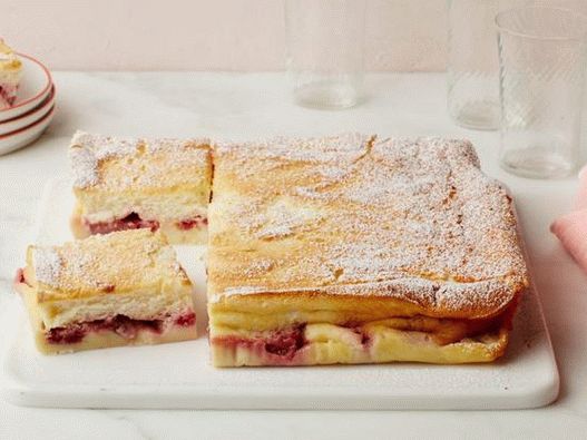 Photo of the dish - Magic puff cake with berries