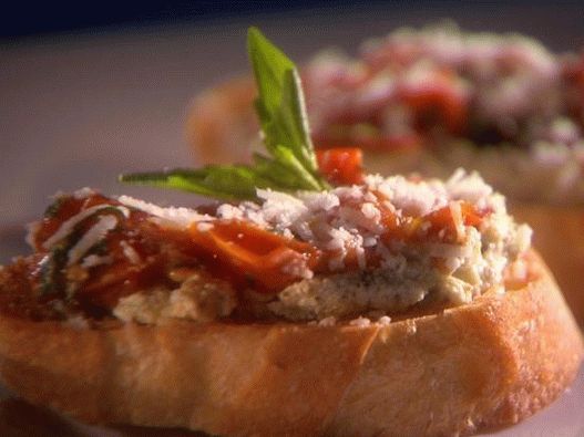 Photo of the dish - Crostini with baked tomatoes and 3 types of cheese