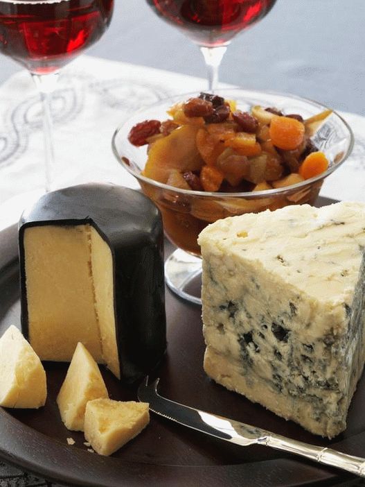 Photo of the dish - Cheese plate with winter dried fruit compote