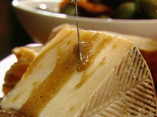 Dish Photography - Spanish Cheese and Honey Tapas