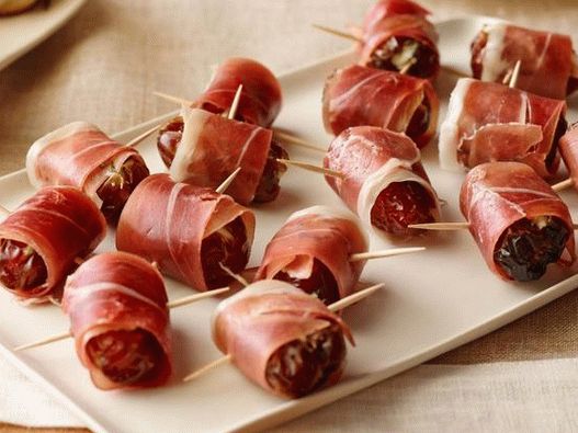 Photo of the dish - Dates stuffed with cheese, wrapped in prosciutto