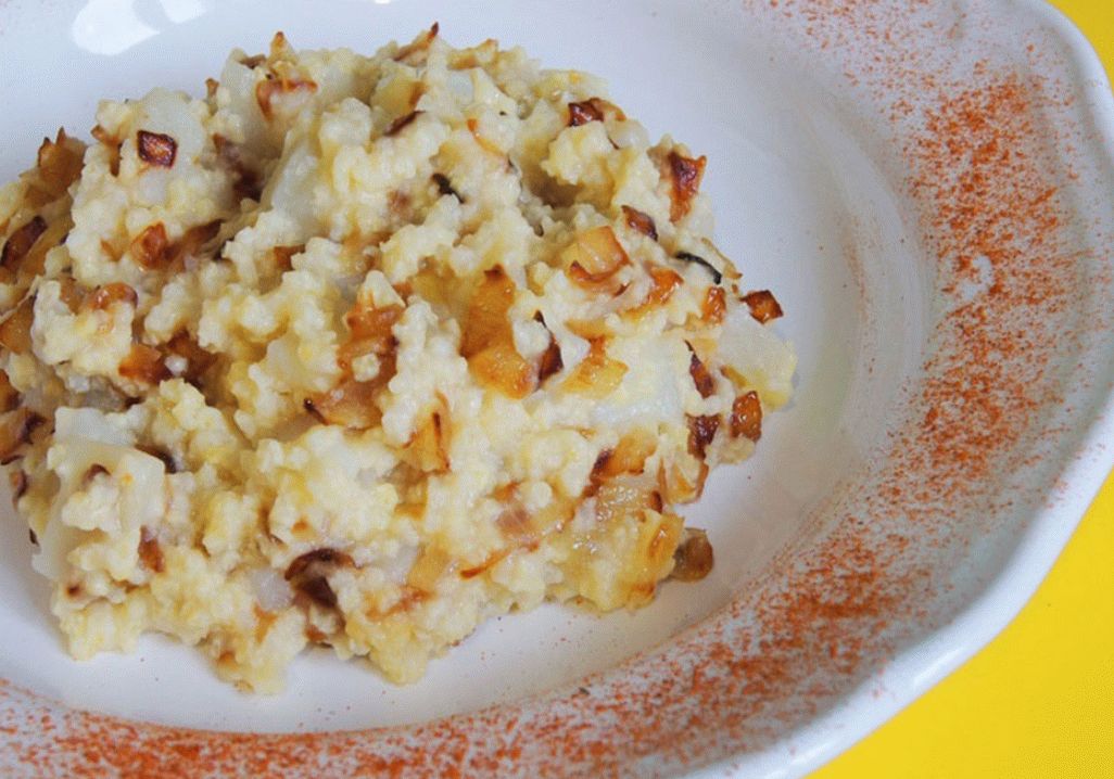 Millet porridge with onions