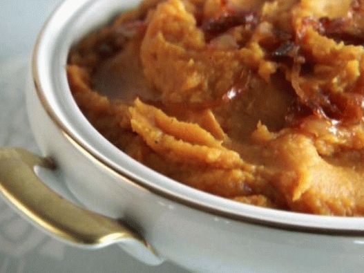 Photo of sweet potato puree with maple syrup and caramelized onions