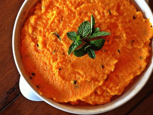 Photo of Mashed potatoes from turnips and carrots with tangerines