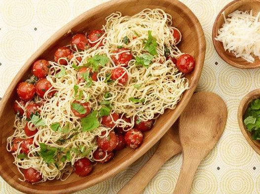 Photo of the dish - Capellini with tomatoes and basil