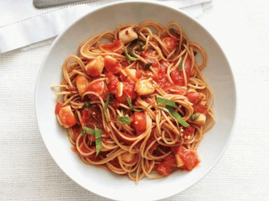 Photo of the dish - Spaghetti and scallops, smoked in marinara sauce