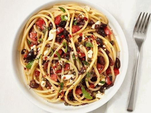 Photo of the dish - Spaghetti with tomatoes, olives and capers