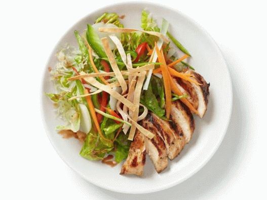 Photo of the dish - Asian-style chicken salad with cherry-nut dressing