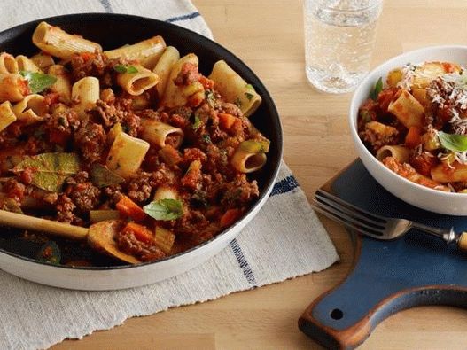 Bolognese sauce with minced meat