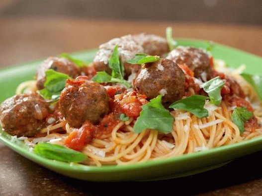 Spaghetti with meatballs in sauce