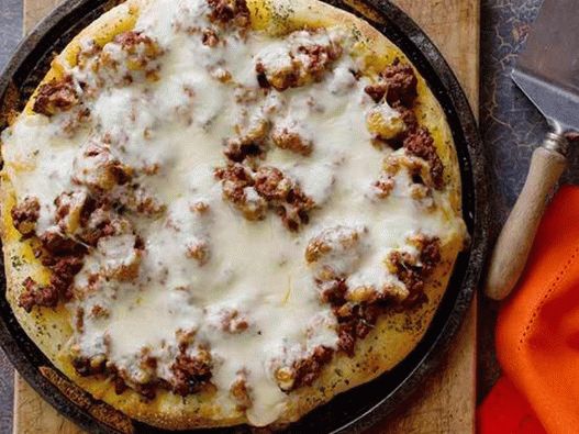 Pizza with minced meat