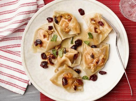 Photo of the dish - Tortellini with sweet pumpkin filling and brown butter sauce