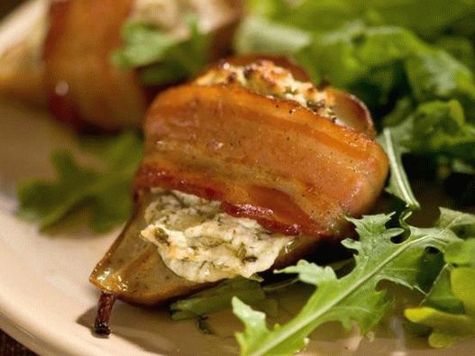 Photo of the dish - Baked pears in bacon stuffed with goat cheese